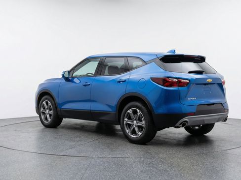 Used 2025 Chevrolet Blazer LT image 6