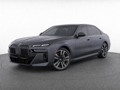 Used 2023 BMW 760i xDrive w/ Luxury Rear Seating Package AWD/4WD image 2