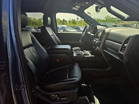 Used 2019 Ford Expedition XLT w/ Equipment Group 202A AWD/4WD image 43