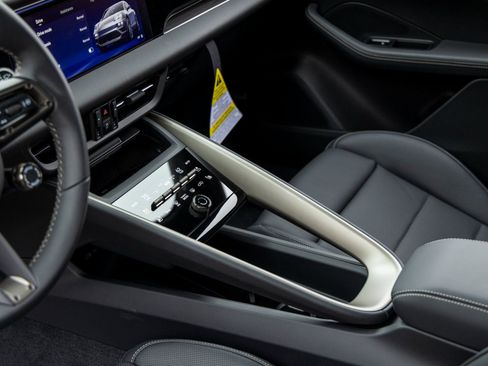 New 2025 Porsche Macan Turbo Electric image 38
