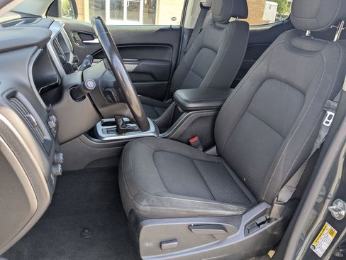 Used 2018 Chevrolet Colorado LT w/ LT Convenience Package AWD/4WD image 31