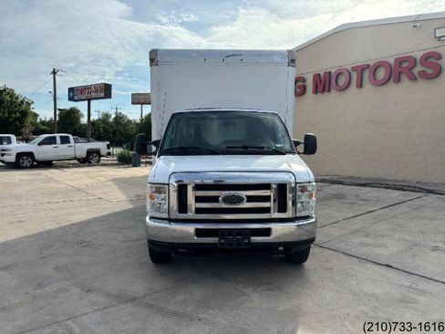 Used 2016 Ford E-350 and Econoline 350 Super Duty RWD image 2