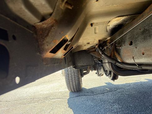 Used 2006 Ford F350 4x4 Regular Cab DRW Super Duty image 9