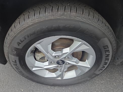 Used 2022 Hyundai Tucson SE w/ Cargo Package AWD/4WD image 12