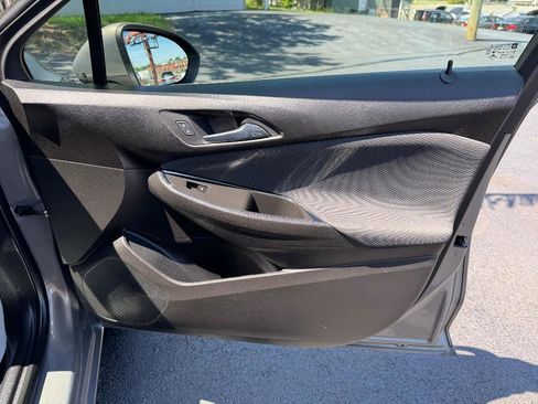 Used 2019 Chevrolet Cruze LT FWD image 27