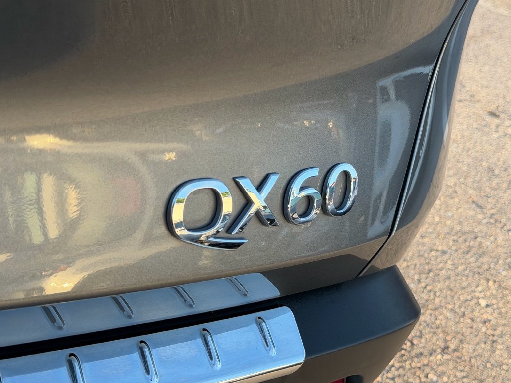 Used 2023 INFINITI QX60 Luxe w/ Performance Audio Package FWD image 14
