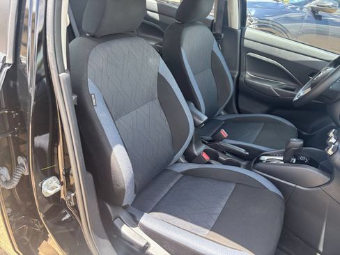 Used 2025 Nissan Versa SV w/ Trunk Package FWD image 34