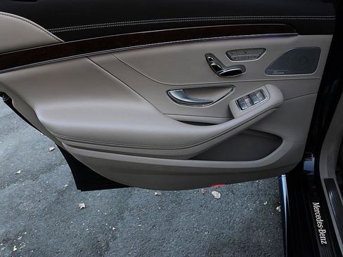 Used 2017 Mercedes-Benz S 550 Sedan image 10