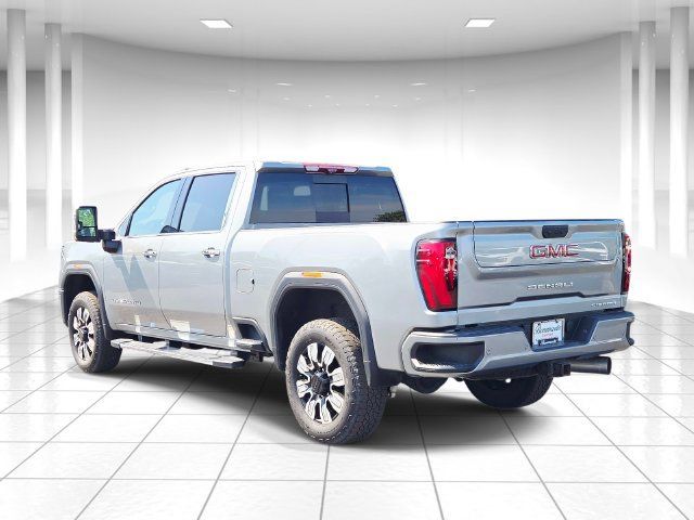 Used 2024 GMC Sierra 2500 Denali w/ Denali Reserve Package AWD/4WD image 3