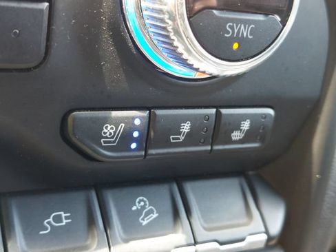 Used 2019 GMC Sierra 1500 AT4 w/ AT4 Premium Package AWD/4WD image 36