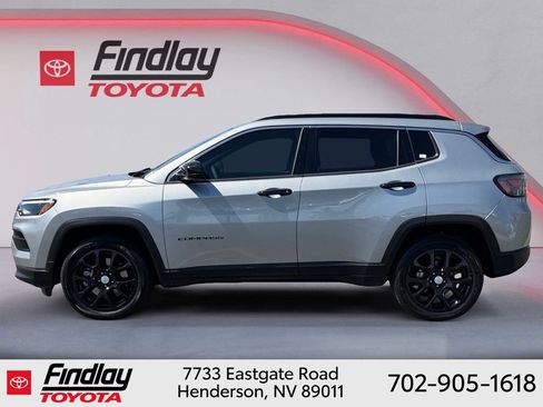 Used 2023 Jeep Compass Latitude w/ Sun and Sound Group AWD/4WD image 10