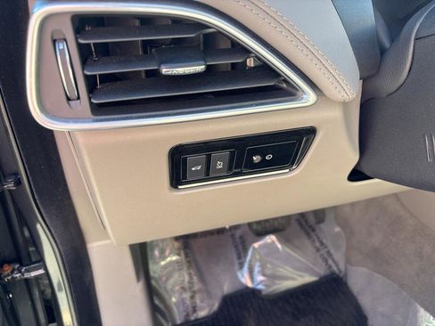 Used 2020 Jaguar F-PACE Portfolio image 19