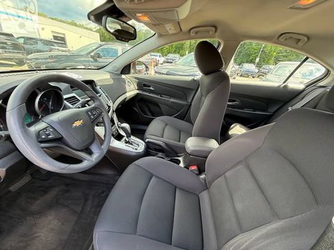 Used 2015 Chevrolet Cruze LT FWD image 19