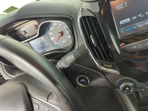 Used 2017 Chevrolet Cruze Premier FWD image 23