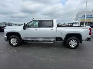 Used 2022 Chevrolet Silverado 3500 LT w/ Convenience Package AWD/4WD video 2