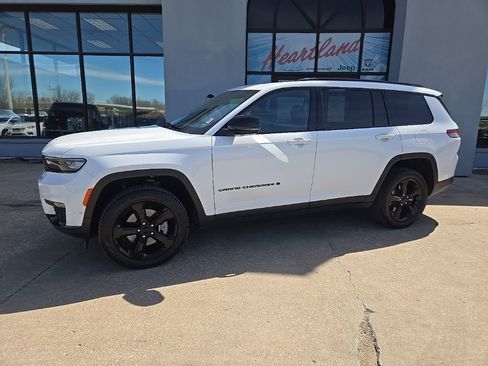 Used 2024 Jeep Grand Cherokee L Limited w/ Luxury Tech Group II image 4