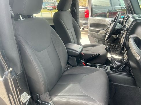 Used 2016 Jeep Wrangler Sport image 18