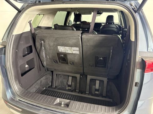 Used 2023 Kia Carnival EX FWD image 20