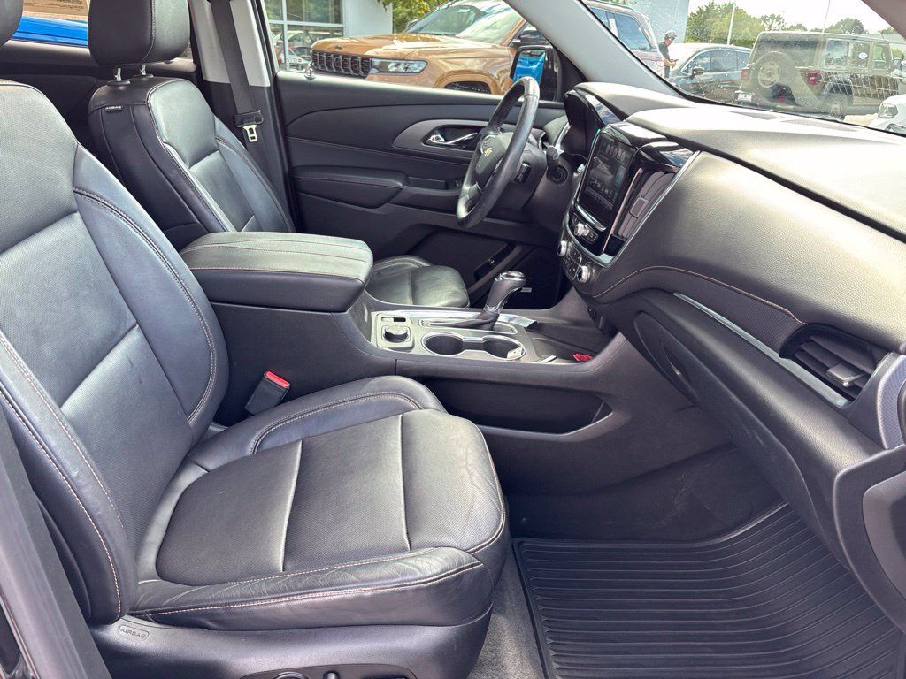 Used 2018 Chevrolet Traverse Premier w/ Redline Edition AWD/4WD image 27