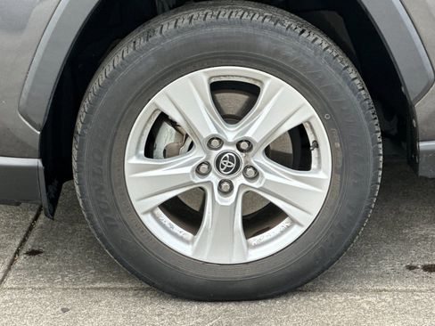 Used 2021 Toyota RAV4 XLE w/ XLE Grade Weather Package image 23