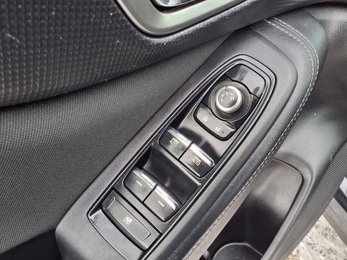 Used 2019 Subaru Forester Premium w/ All-Weather Package image 16