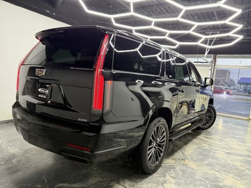 Used 2025 Cadillac Escalade ESV Sport Platinum image 5