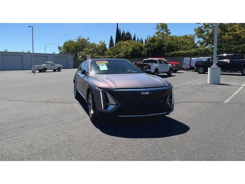 Certified 2024 Cadillac Lyriq Tech w/ Driver Assist Package RWD image 3