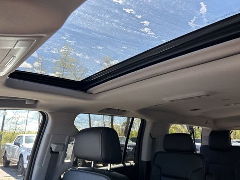 Used 2019 Chevrolet Suburban Premier w/ RST 6.2L Performance Edition AWD/4WD image 34