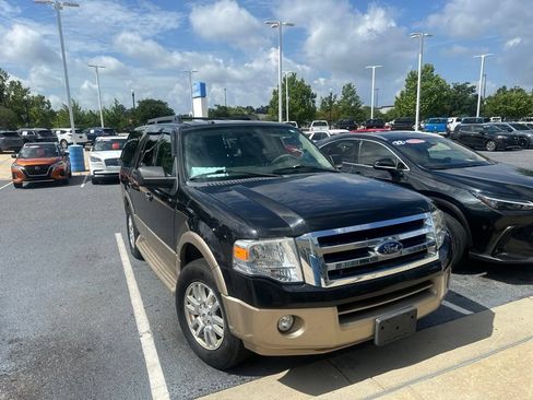 Used 2014 Ford Expedition XLT w/ Equipment Group 202A RWD image 2