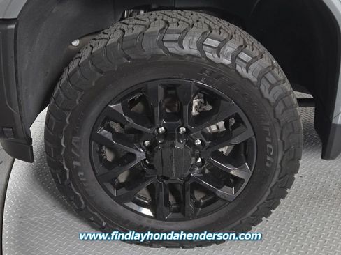 Used 2024 GMC Sierra 2500 Denali Ultimate w/ Max Trailering Package image 8