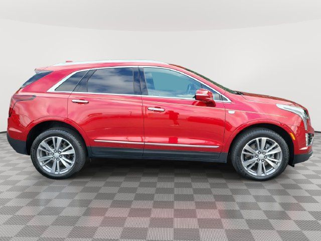 Certified 2024 Cadillac XT5 Premium Luxury w/ Technology Package FWD image 3