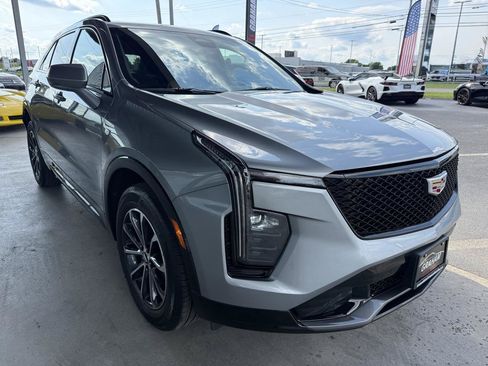 Used 2024 Cadillac XT4 Sport FWD image 3