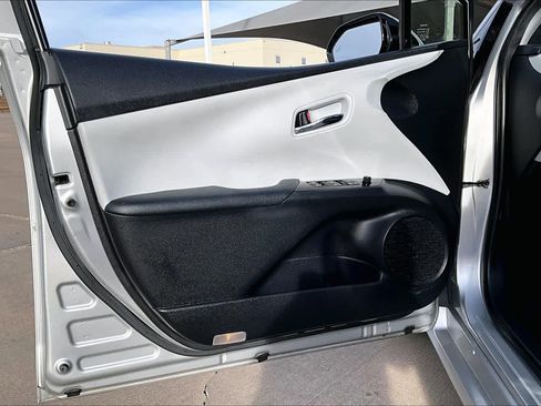 Used 2017 Toyota Prius Two image 23