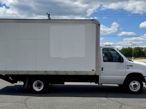Used 2019 Ford E-350 and Econoline 350 Super Duty w/ Power Windows & Locks Group RWD image 5