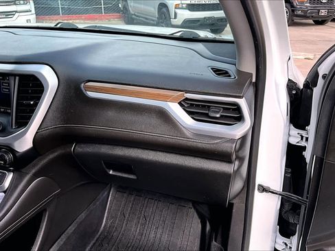 Used 2021 GMC Acadia SLE w/ Driver Convenience Package image 18