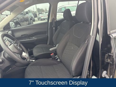 Used 2021 Nissan Kicks S image 10