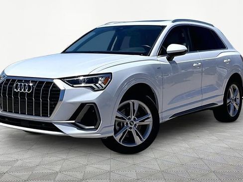 Used 2023 Audi Q3 2.0T Premium w/ Convenience Package AWD/4WD image 1
