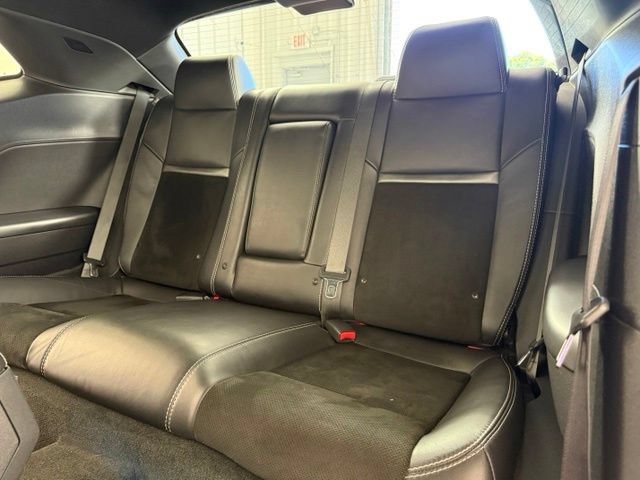 Used 2014 Dodge Challenger R/T RWD image 27