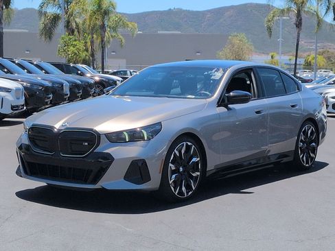 Used 2025 BMW i5 M60 w/ Premium Package AWD/4WD image 5