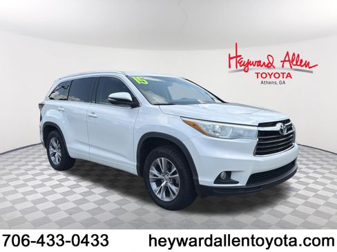 Used 2015 Toyota Highlander XLE FWD image 1