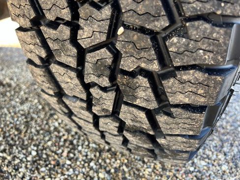 Used 2023 Ford F250 Lariat w/ Chrome Package image 16