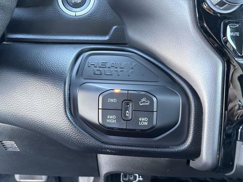 Used 2025 RAM 2500 Big Horn AWD/4WD image 18