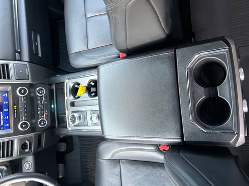 Used 2021 Ford Expedition XLT image 25