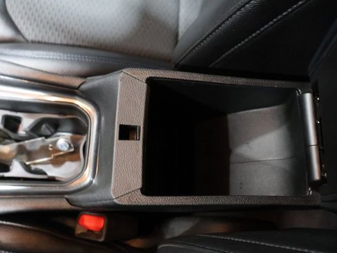 Used 2024 Jeep Compass Latitude image 32