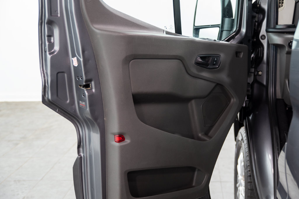 Used 2021 Ford Transit 350 XLT RWD image 3