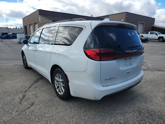 Used 2022 Chrysler Pacifica Touring-L FWD image 5