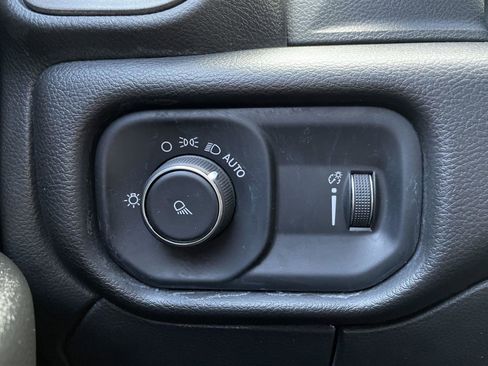 Used 2022 RAM 2500 Tradesman w/ Chrome Appearance Group image 31