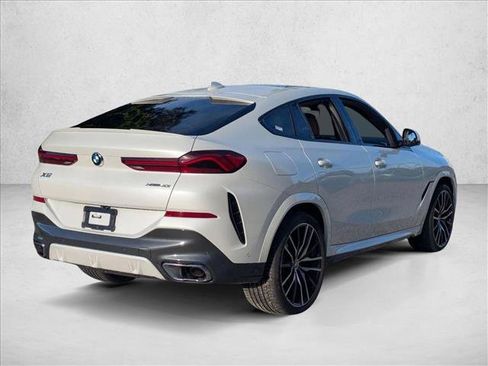 Used 2022 BMW X6 xDrive40i w/ Executive Package AWD/4WD image 3