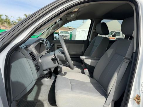 Used 2006 Dodge Dakota ST image 17