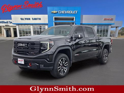 Used 2023 GMC Sierra 1500 AT4 w/ Technology Package AWD/4WD image 1